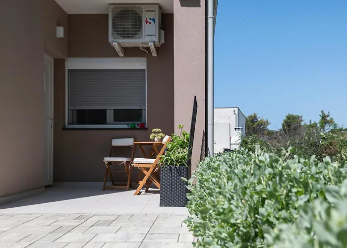 Apartment White Pearl